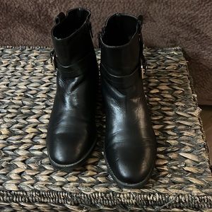 Tommy Hilfiger booties